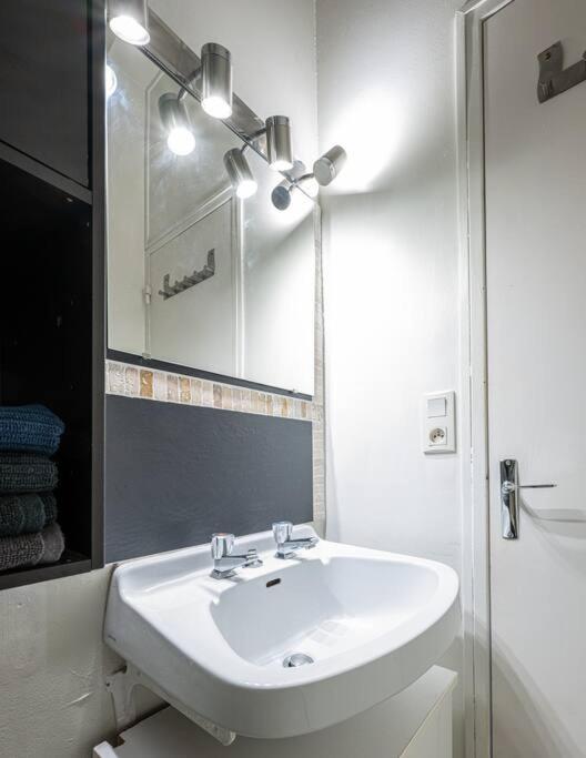 Apartamento Le Charmant Hello Palois-T2-Wifi Pau Exterior foto
