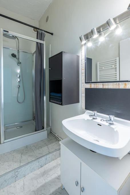 Apartamento Le Charmant Hello Palois-T2-Wifi Pau Exterior foto