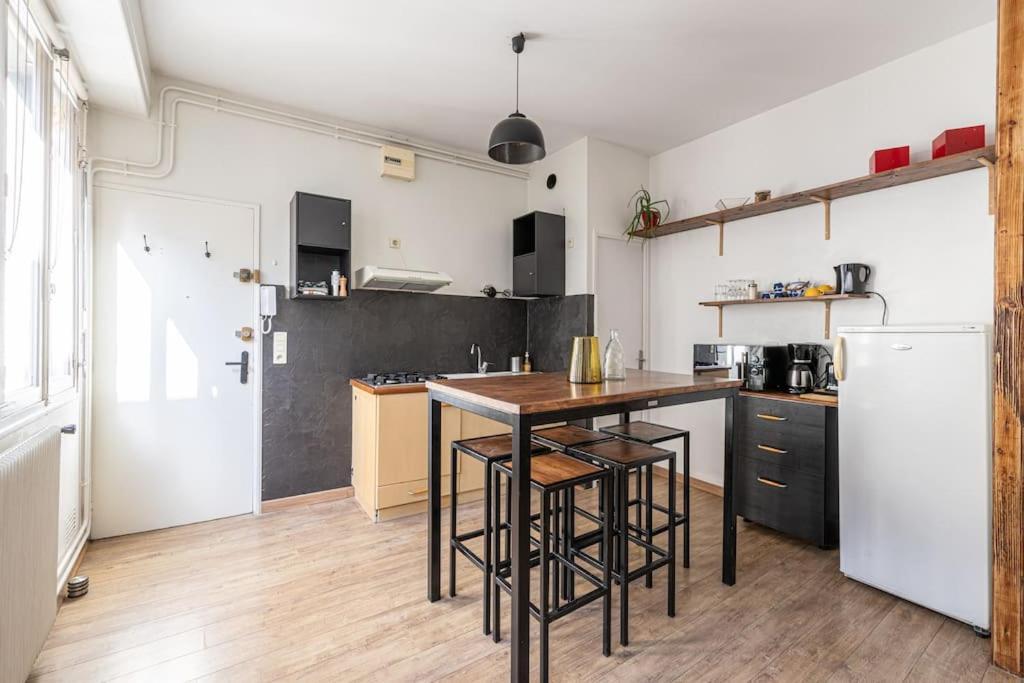 Apartamento Le Charmant Hello Palois-T2-Wifi Pau Exterior foto