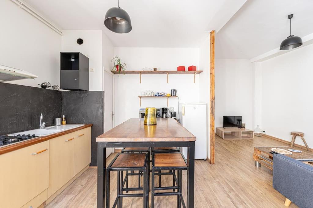Apartamento Le Charmant Hello Palois-T2-Wifi Pau Exterior foto
